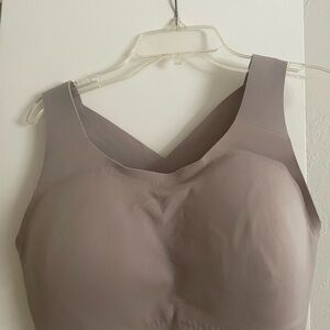 Lululemon Athletica Enlite Bra size 36 DD in barely beige